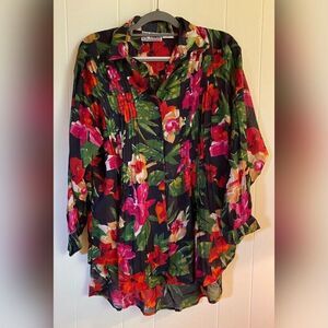 Biz Tango Blouse Women’s Medium Red Multicolored Floral Pleated Tunic